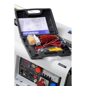 Дизельный генератор Hyundai DHY 8000SE-3  (с автозапуском) фото