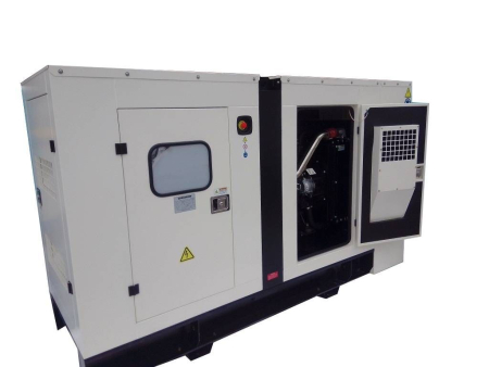 Дизельный генератор  LG138C (100 кВт) в кожухе